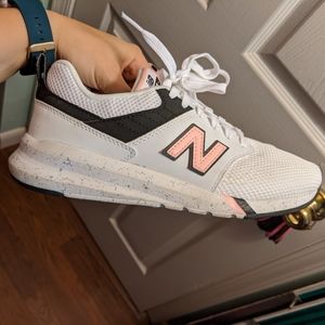 New Balance 009 women's shoe
